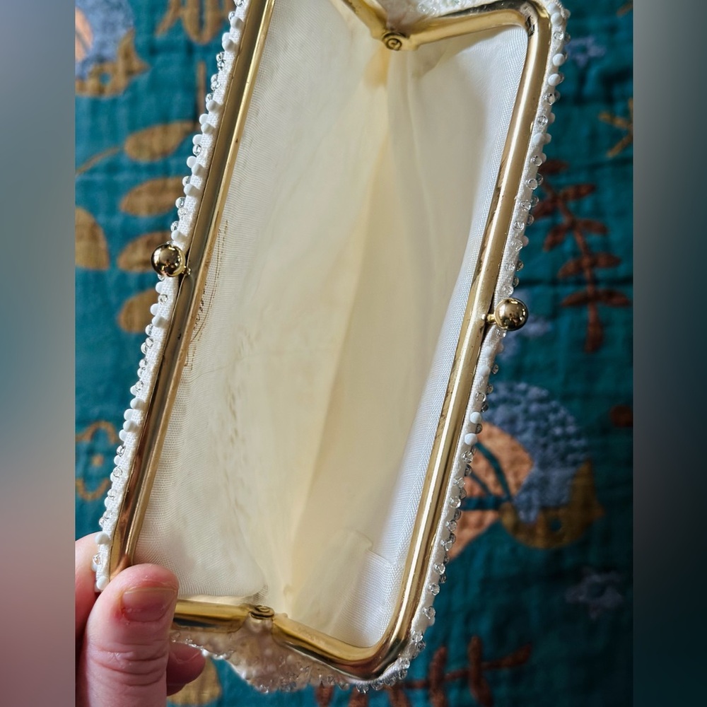 Vintage art deco style folding embellished clutch and faux pearl earring set - Picture 12 of 15